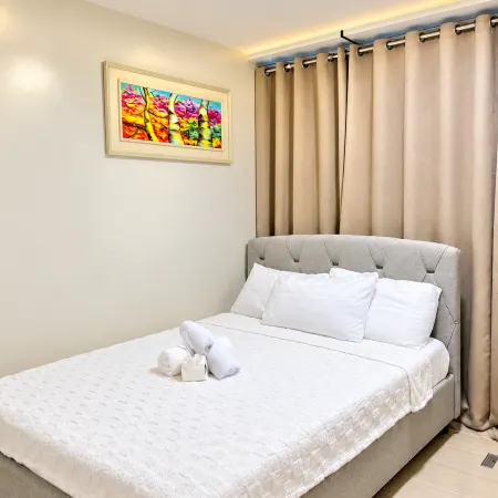 COZI Modern Uptown Parksuites