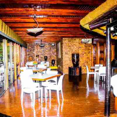 VIDO LODGE CENTRAL Dining/Meeting Rooms