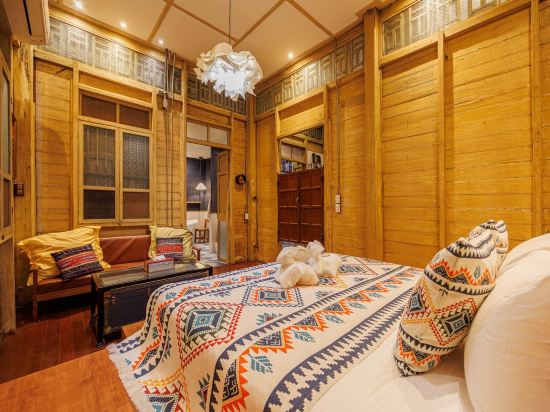 The Anonymous House/Vintage Thai Style/City Center