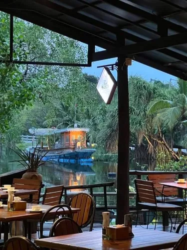 รูปภาพของคันทรี่ เลควิว