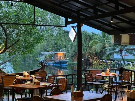 Country Lakeview Отели в г. Супхан Бури