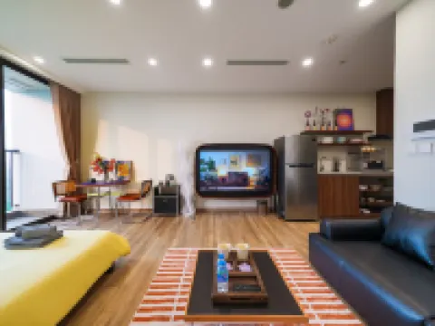 Calm Homestay - Onsen Ecopark Lakeview Hotels in Van Giang District