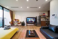 Calm Homestay - Osen Ecopark Lakeview Hotels in Phung Cong