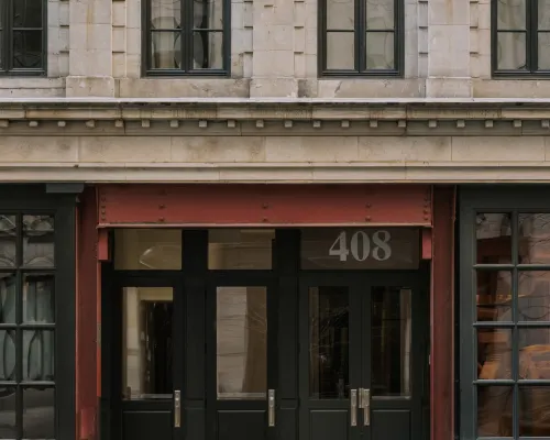 Nester Finn Square Victoria Hotels near Quebecor