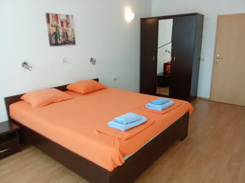 Julia Family Apartments - Airport Shuttle