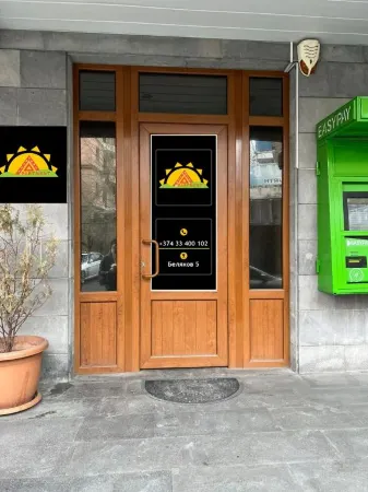 Areva Hostel Отели рядом с достопримечательностью «Площадь Свободы»