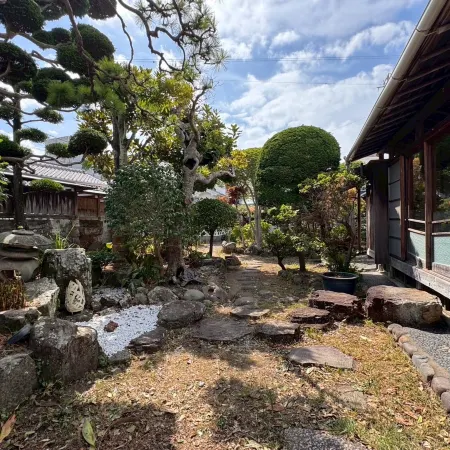 Traditional Japanese House with Natural Hot Spring Bath