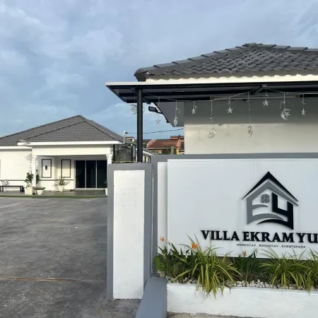 6 BR Villa w Private Swimming Pool Near Klang City