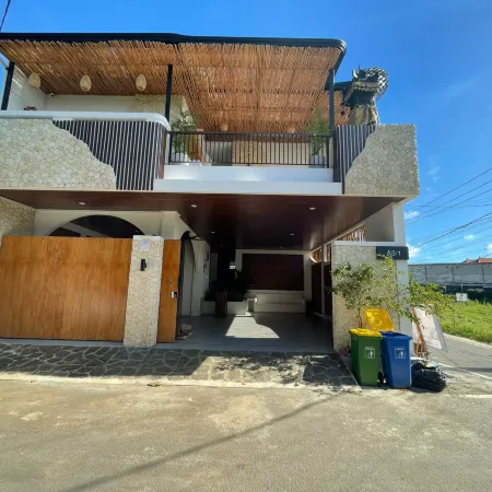 Lovissa Guest House - GWK Uluwatu
