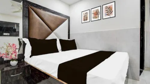 Hotel Birhana road - parking