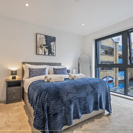 Luxury 2 Bedroom Apartment Near Slough Station | Balcony |