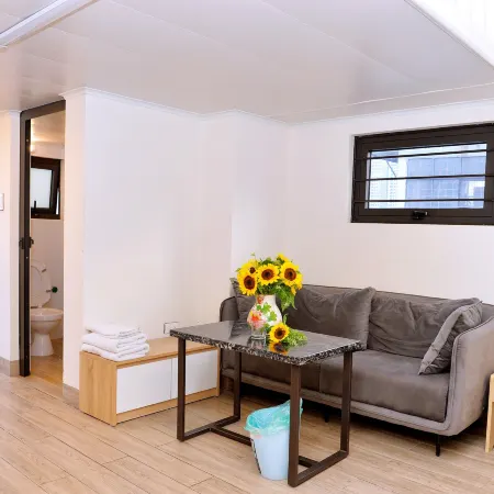 Era Apartment Nguyen Trai Отели рядом с достопримечательностью «Перекресток Со»