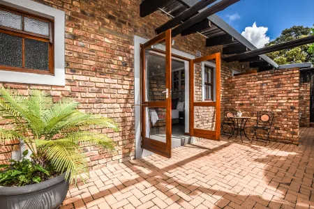 YALLA YALLA BOUTIQUE HOTEL