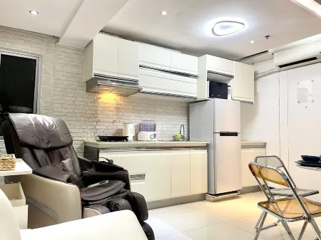 Thompson Suites High Street (Fort Victoria) Отели рядом с достопримечательностью «Citi Plaza»