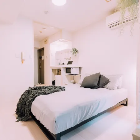 Minimalist Loft 9: Namba Compact Studio & 24/7 Gym