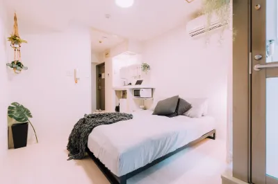 Minimalist Loft 9: Namba Compact Studio & 24/7 Gym โรงแรมใน