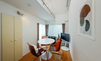 Sakura Yoyogi by Tranova