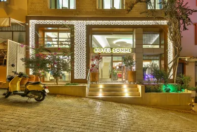 Hotel Sonne - Adults Only 大石海灘（Big pebble Beach）附近的飯店