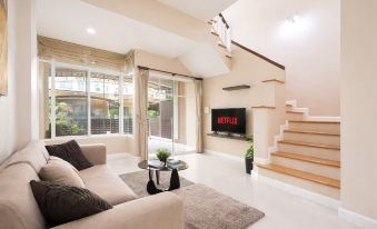 3BR Family Home | 8 Guests | Pool Access | Bangkok