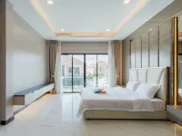 4-Bedroom Pool Villa with Private Pool in Pattaya Hotels near Wat Khao Din Temple
