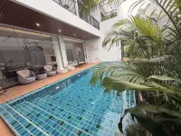 H8 Pattaya Neighborhood Villa for the Whole Family. Luxury 5-Bedroom Private Villa - Infinity Pools