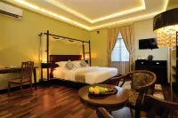 FUVAHMULAH CENTRAL HOTEL - Parkplatz