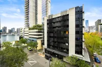 Urban Harbourside Living 2B2B1C @ Docklands Bright - 3성급