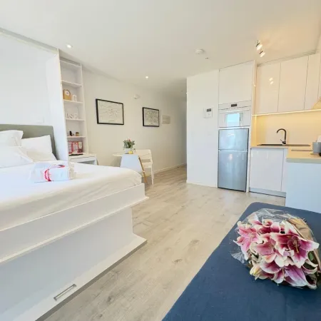 Gibraltar Luxe Stay 911