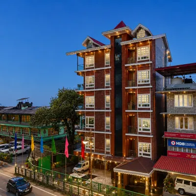 Hotel Greeno's Hotels near Hanuman Tok