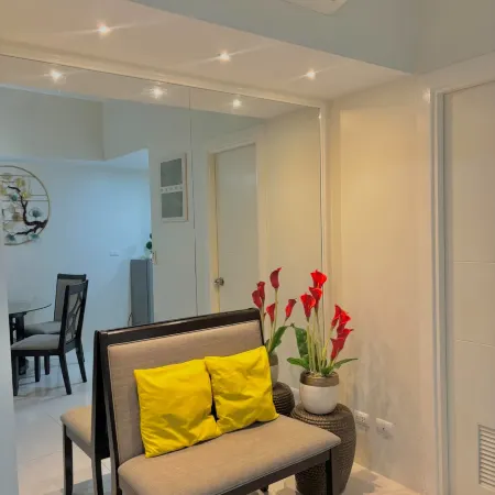 COZI Modern Uptown Parksuites