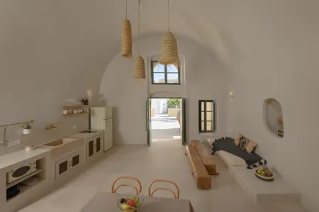 Elements Cave Suites Отели рядом с достопримечательностью «Black Rock Studios»