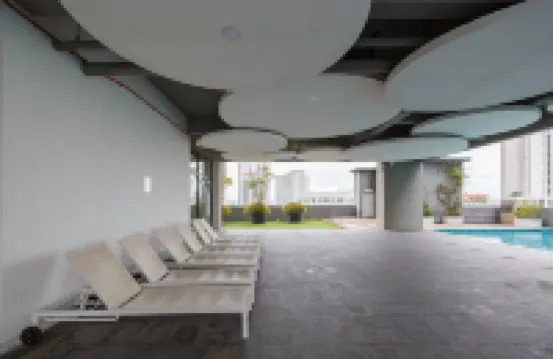 爵士服務套房 丹絨道光酒店