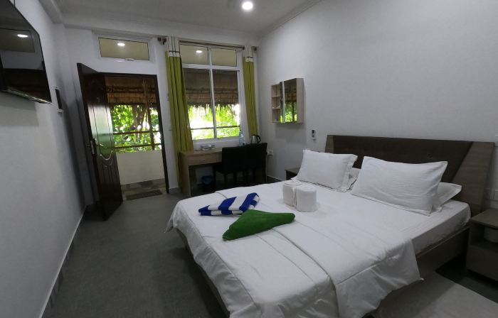 Dhangethi Inn