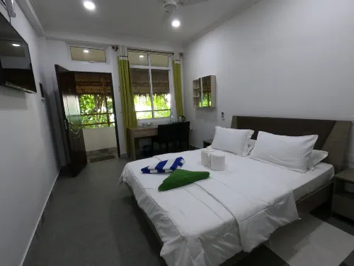 Dhangethi Inn Hotel a Dhangethi