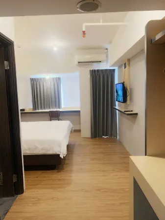 Nemuru Stay BTC Bekasi Timur Отели рядом с достопримечательностью «Regen Makmur Aquarium»