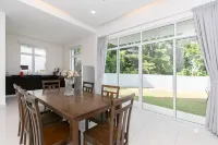 Beach Side Spacious 5Br 20Pax Pool House