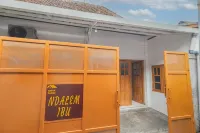 GRIYA BANSU: Ndalem Ibu Homestay Hotels in Ngampilan