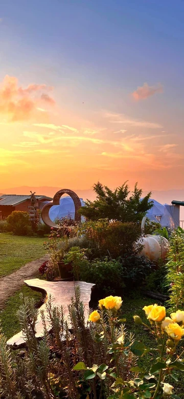 รูปภาพของร้อยรักภูชี้ฟ้า