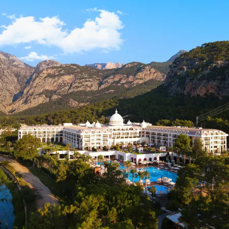 Juju Premier Palace Hotel Отели рядом с достопримечательностью «Пляж Бельдиби»