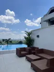 Luxee Haven Airbnb - Rooftop Pools