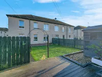 3 Bedroom Apartment - Glasgow Cromdale St - Sleeps 5 - Contractors, Business & Relocations Hotels near Glasgow Prestwick Airport