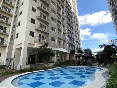 A Cozy 2 Bedroom Unit with a Parking at South Residences SM Southmall