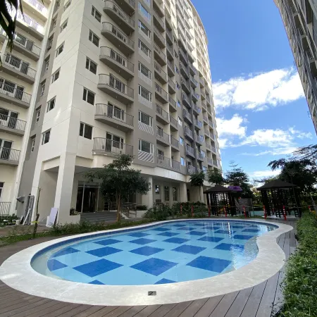A Cozy 2 Bedroom Unit with a Parking at South Residences SM Southmall 1206