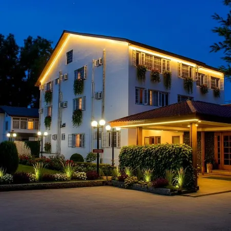 Hotel Meridien River Front Rajbagh
