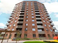 Modern 2-Bed Apartment Near Heathrow w/Parking Hotel a Staines