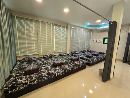 Pigoon Resort & Swimming pool Отели рядом с достопримечательностью «Khao Takong Park Bureau of Monks»