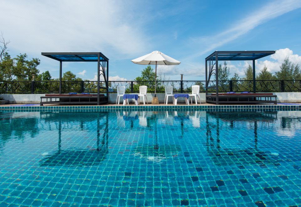 1. 골든 마노라 호..