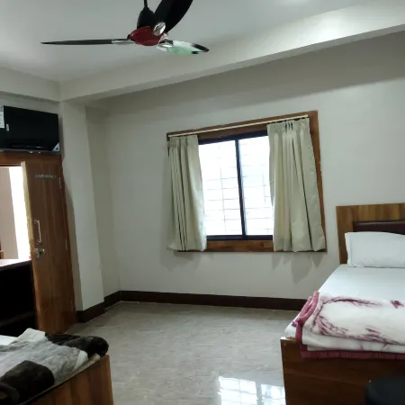 HOTEL SR KILERAMA ASHTA