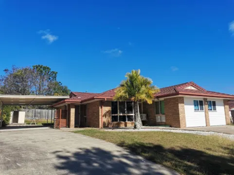 Coopers Plains Home Stay (15m train to CBD)