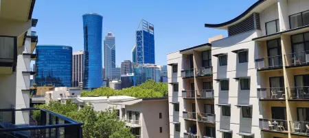 Mounts Bay Village - 2x2 Apartment in Perth CBD Отели рядом с достопримечательностью «Университет Западной Австралии»